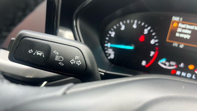 Ford Focus 1.0 EcoBoost Hybrid mHEV Titanium 5dr Auto Petrol Hatchback